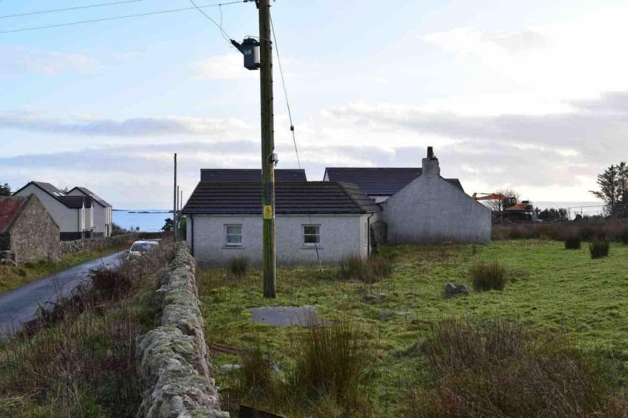 Quaint And Quirky Former Crofters In * Port Ellen